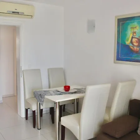 Katja - Red Holiday home Crikvenica